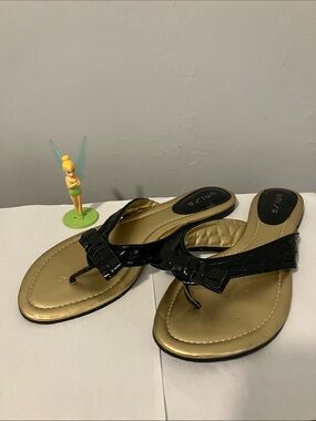 Unisa Black Patent Bow Thong Sandals with Gold Footbed